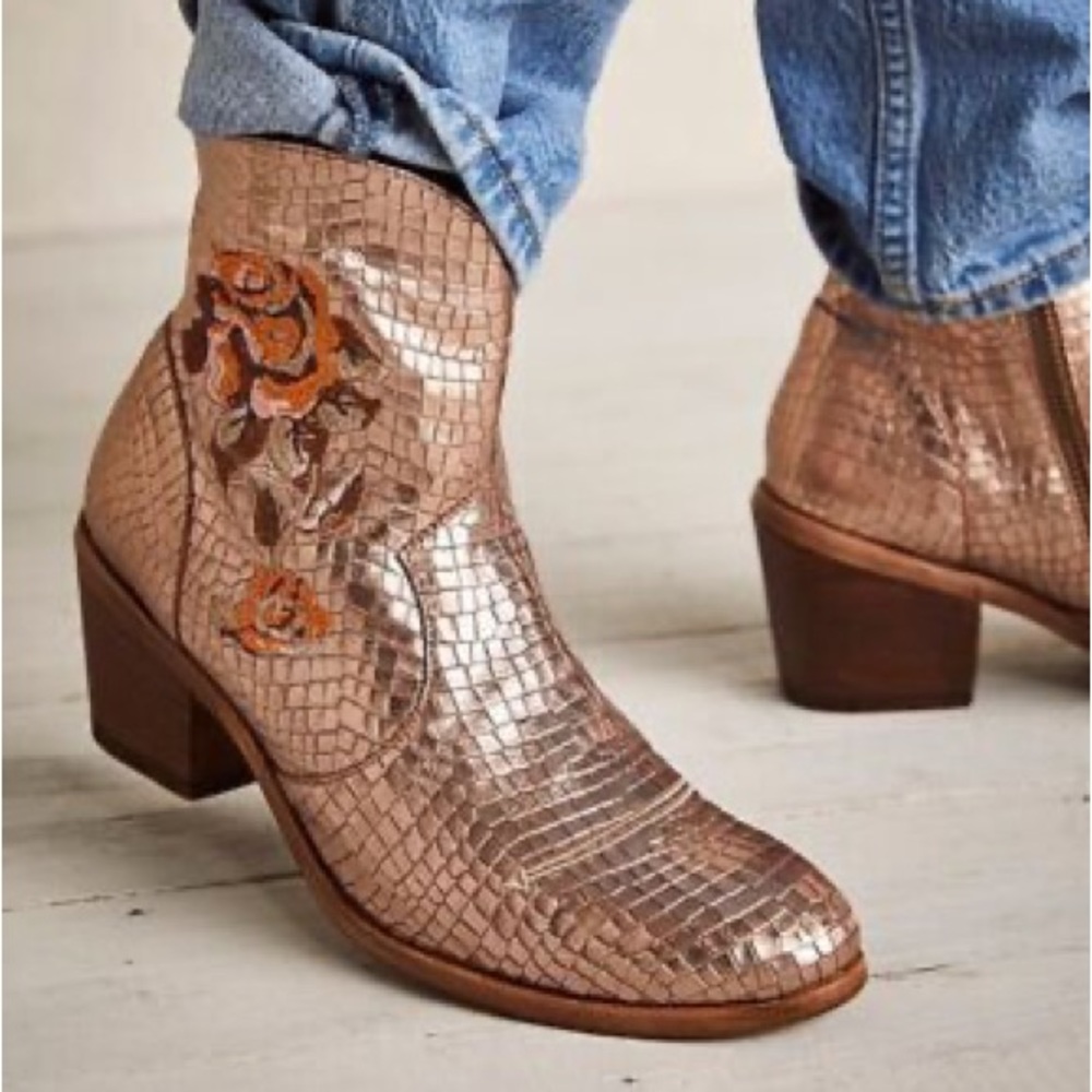 Italian Cowboy Marco Delli Chenoa Embroidered Ankle Boots